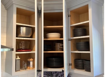 REMAINING CONTENTS OF KITCHEN