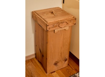 COUNTRY HEART PINE WASTE BASKET