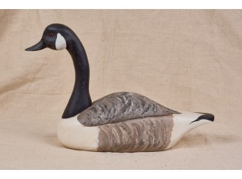 CANADA GOOSE by WOODEN WILDLIFE of KNNEBUNK, ME