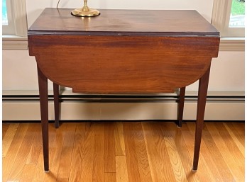 (19th C) MAHOGANY PEMBROKE DROPLEAF TABLE