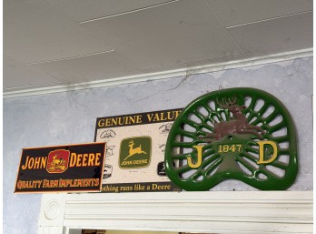 JOHN DEER WALL LOT- SIGNS AND SEAT