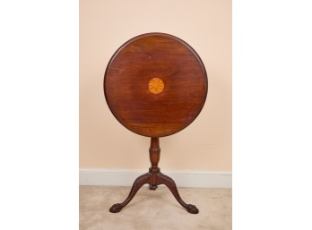 CHIPPENDALE-STYLE MAHOGANY TIP-TOP STAND