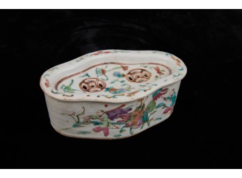(19th c) CHINESE PORCELAIN CRICKET BOX