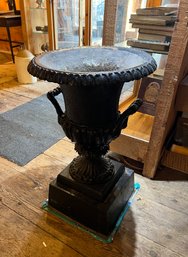 VICTORIAN CAST IRON GARDEN URN