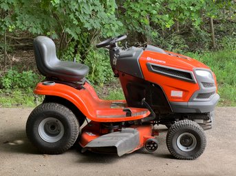 HUSQVARNA YTH22V42 RIDING MOWER