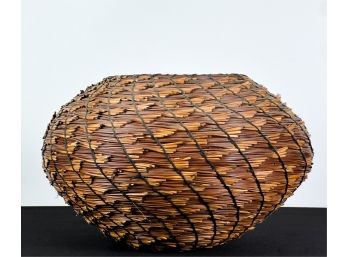 NATIVE AMERICAN WOVEN PINE NEEDLE BASKET