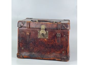 FINE QUALITY TRAVELING LEATHER HAT CASE