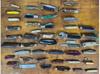 INTERESTING & GENEROUS GROUP MISC VINTAGE KNIVES