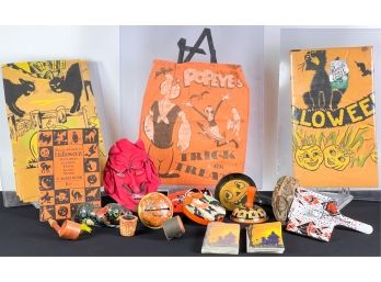 INTERESTING & GENEROUS LOT VINTAGE HALLOWEEN ITEMS
