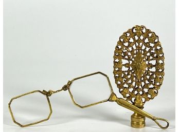LORGNETTE & PIERCED FINIAL