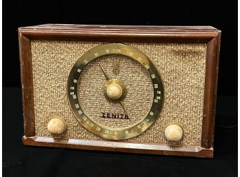 VINTAGE ZENITH HIGH FIDELITY WOODEN RADIO