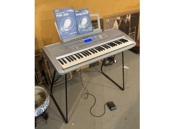 YAMAHA PORTATONE PSR-292 KEYBOARD