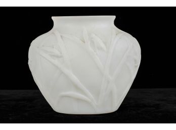 VINTAGE LALIQUE MANNER WHITE ART GLASS VASE