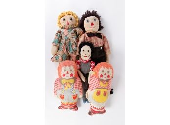 GROUP OF FIVE 'RAGGEDY' DOLLS
