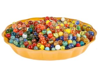 VINTAGE GROUP OF HUNDREDS OF MARBLES