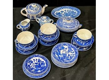 VINTAGE FLYING TURKEY CHILDRENS TEA SERVICE