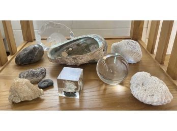 DECORATIVE GLASS, MINERAL SAMPLES, SHELLS, ETC