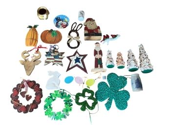 LOT of SEASONAL HOLIDAY DECORATIONS