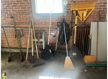 GROUPING of OUTDOOR GARDENING and HANDTOOLS