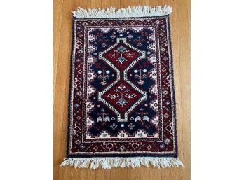 HAND WOVEN WOOL ORIENTAL SCATTER RUG