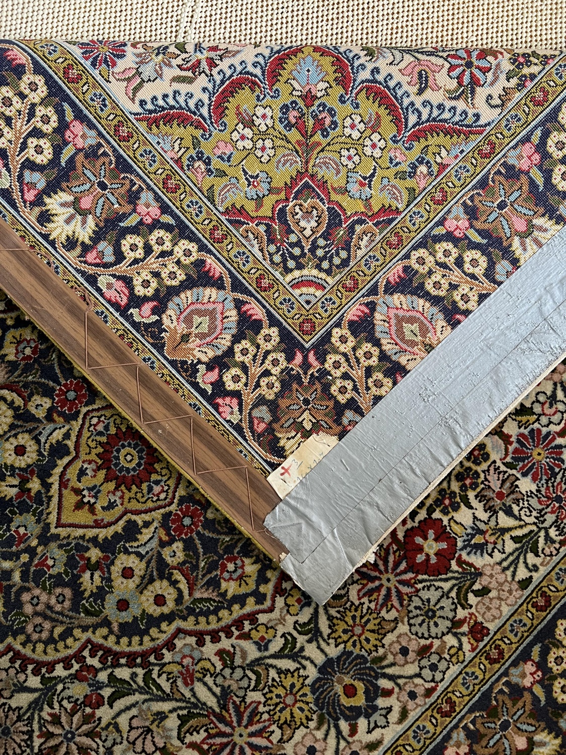 VERY TIGHTLY WOVEN ORIENTAL AREA / SCATTER RUG #46222 | Auctionninja.com