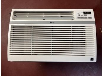 LG WINDOW MOUNT AIR CONDITIONER 12,000 Btu/h