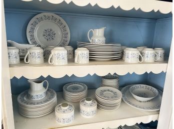 ROYAL DOULTON GALAXY PATTERN CHINA SERVICE FOR 12