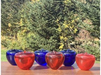(6) ART GLASS APPLE PAPERWEIGHTS