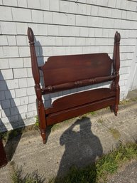 Full-size Mahogany Poster  Bed