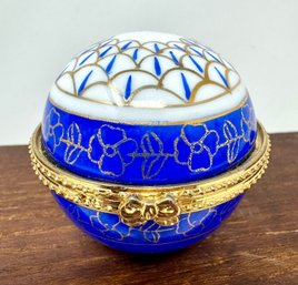 Vintage Quartz Clock In Porcelain Sphere - Untested
