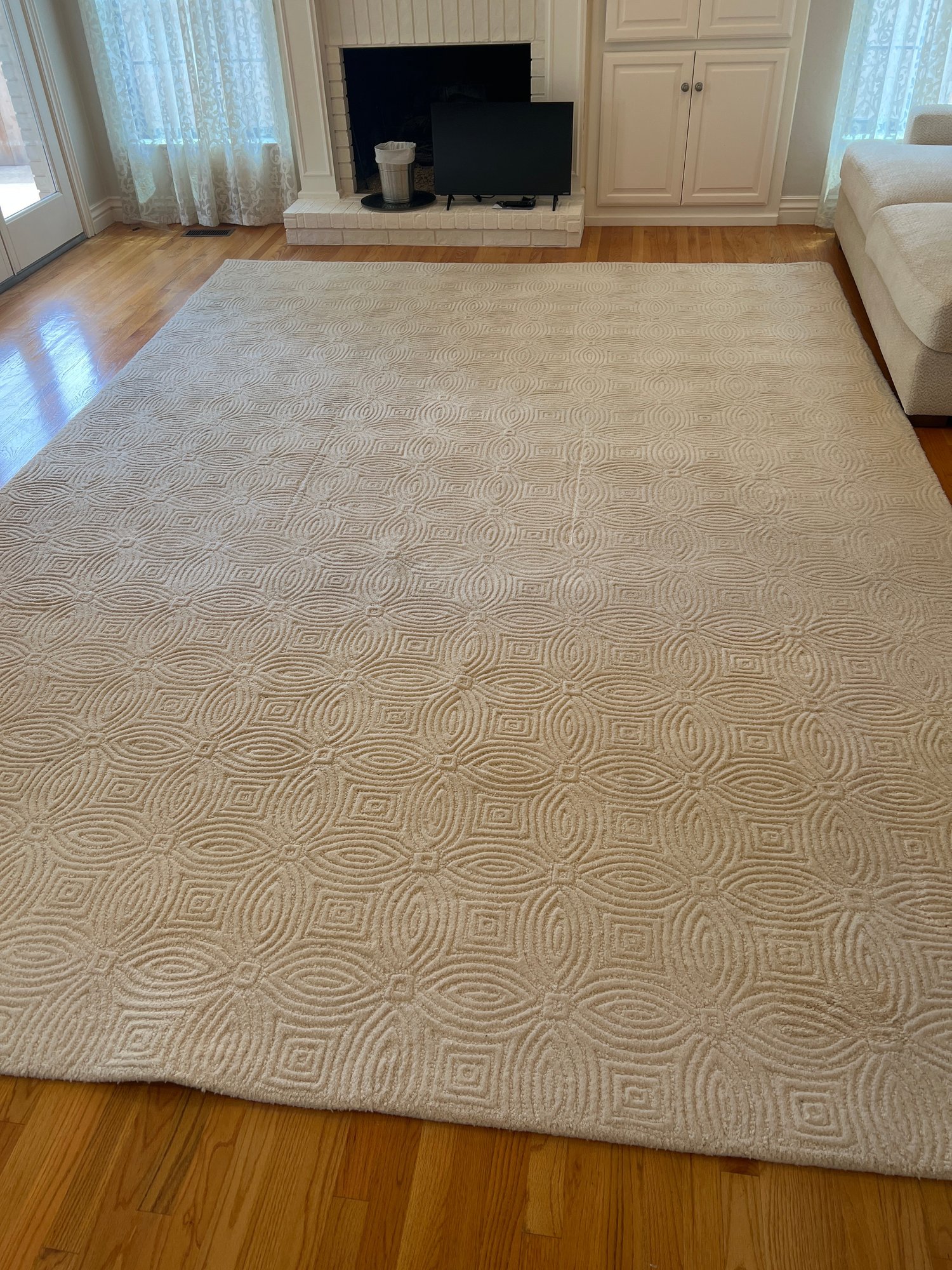 Large Cream Colered Rug #5191 | Auctionninja.com