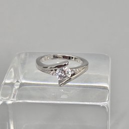 .925 Sterling Silver And Clear Rhinestone Ring Size 4 1/4
