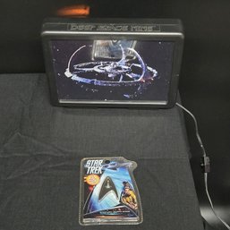 Vintage 1994 Star Trek: Deep Space Nine Fiber Optic Light-Up Picture And Insignia Badge Replica