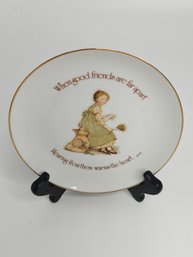 1976 Holly Hobbie Lasting Memories When Good Friends Are Far Apart Collector Plate
