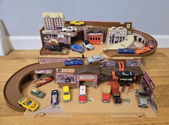 Vintage 1979 Mattel Hot Wheels City Sto & Go Service Center