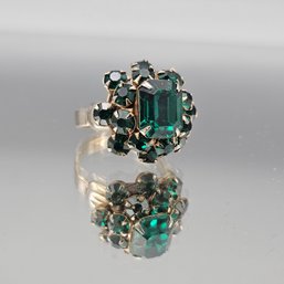 Vintage Emerald Green Crystal Flower Cluster Statement Ring  Gold-Tone  Size 7.5