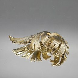 Vintage Lisner Gold-Tone Abstract Ribbon Pin