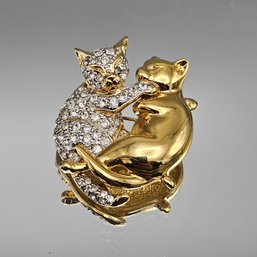 Vintage Gold Tone Cat & Kitten Rhinestone Brooch  Crystal Paved Figural Pin