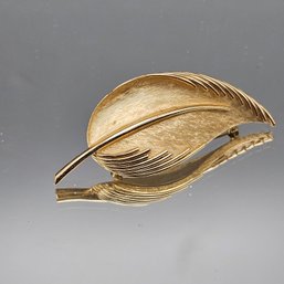 Signed Trifari Gold Tone Textured Leaf Brooch Vintage Pin