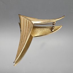 Vintage Crown Trifari Gold-Tone Modernist Chevron Brooch