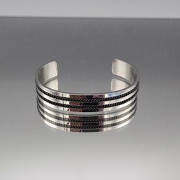 Titanium Steel Two-Tone Cuff: Black Chain Inlay & Polished Silver Tone Bangle - 2.5'