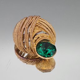 Vintage Signed Weiss Green Rhinestone Textured Gold Tone Brooch
