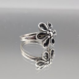 925 Sterling Silver Oxidized Flower Ring - Size 7.5 - Textured Floral Boho Band