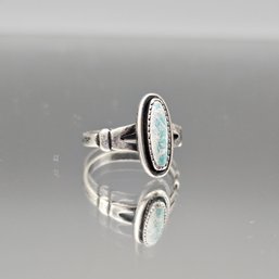 Southwestern Sterling Silver Oval Turquoise Split Shank Ring - Size 4.5