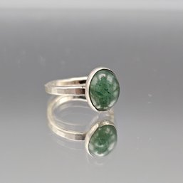 Minimalist Silver Tone Oval Green Cabochon Ring - Size 4.5