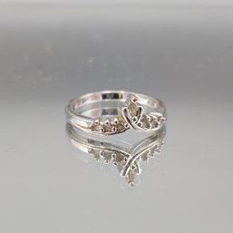 Vintage Silver-Tone V-Shaped Band Ring - Size 8