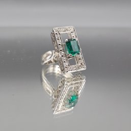 Modern Geometric Green Gemstone Openwork Ring - Size 5