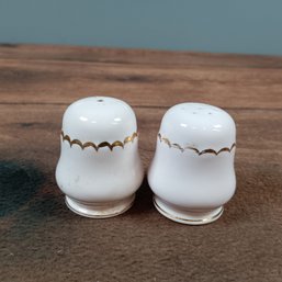 Light Pink Porcelain Salt And Pepper Shaker