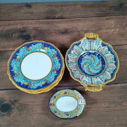 Set Of Han Painted DERUTA MADE IN ITALY $ Plates Serving Try W/Handles And Smaller Tray