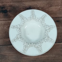 WEDGWOOD EMBOSSED QUEENSWARE GRAPES CREAM ON CREAM PLACE Serving Bowl